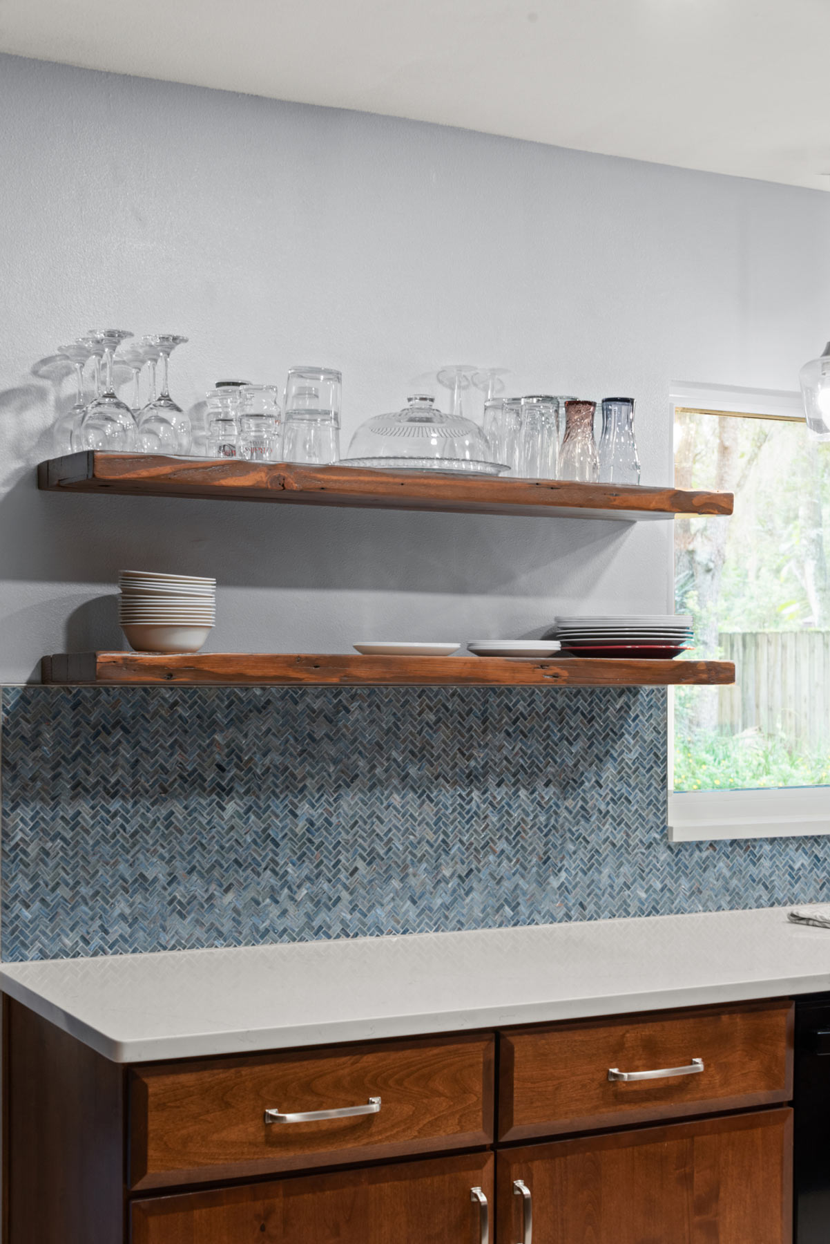 blue kitchen backsplash