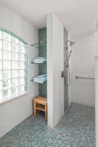 Glenwood-Oaks-Lane-bath-port-04