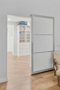 Glenwood-Oaks-Lane-bath-port-10