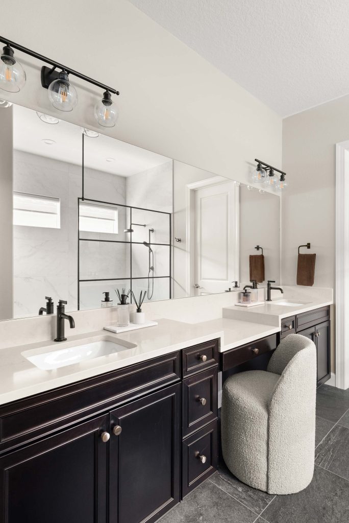 Lock-Street-bathroom-port-04