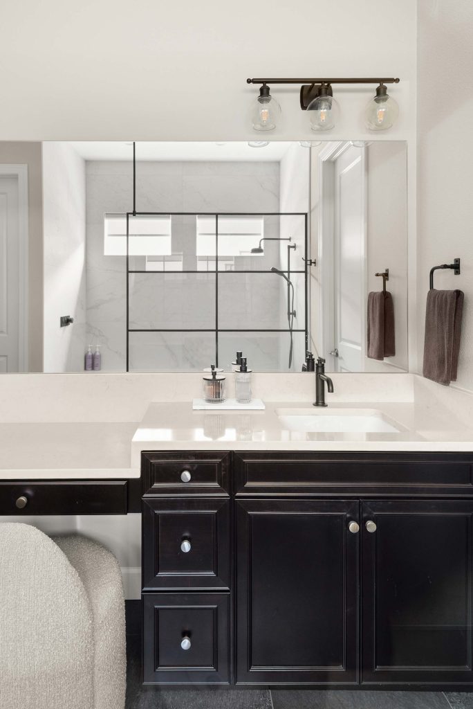 Lock-Street-bathroom-port-07
