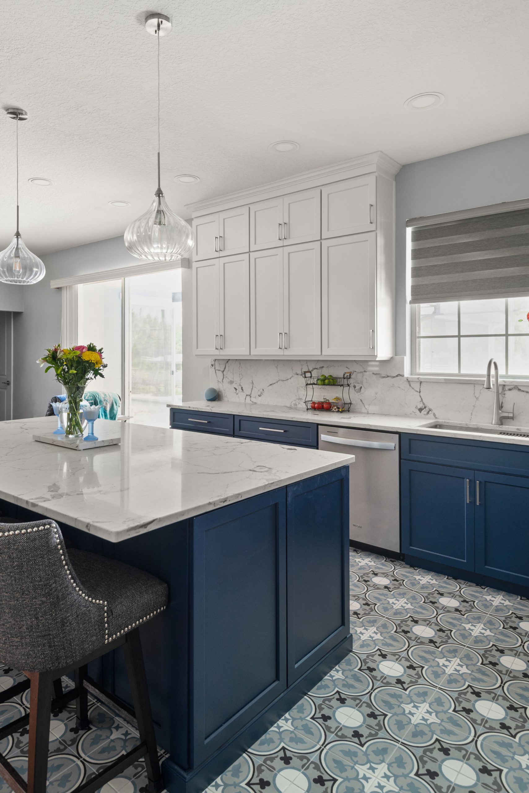 Crestwood Drive S&W Kitchens remodel project quartz countertops