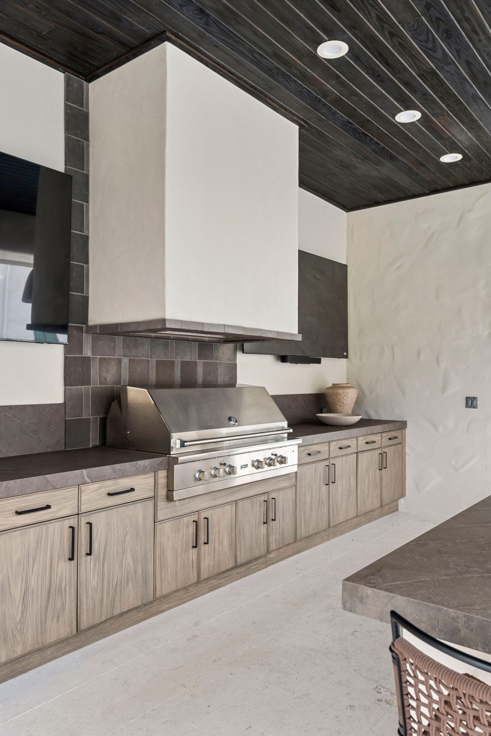 Palmetto-Grove-Lane-Whole-House-Portfolio-10-outdoor-kitchen