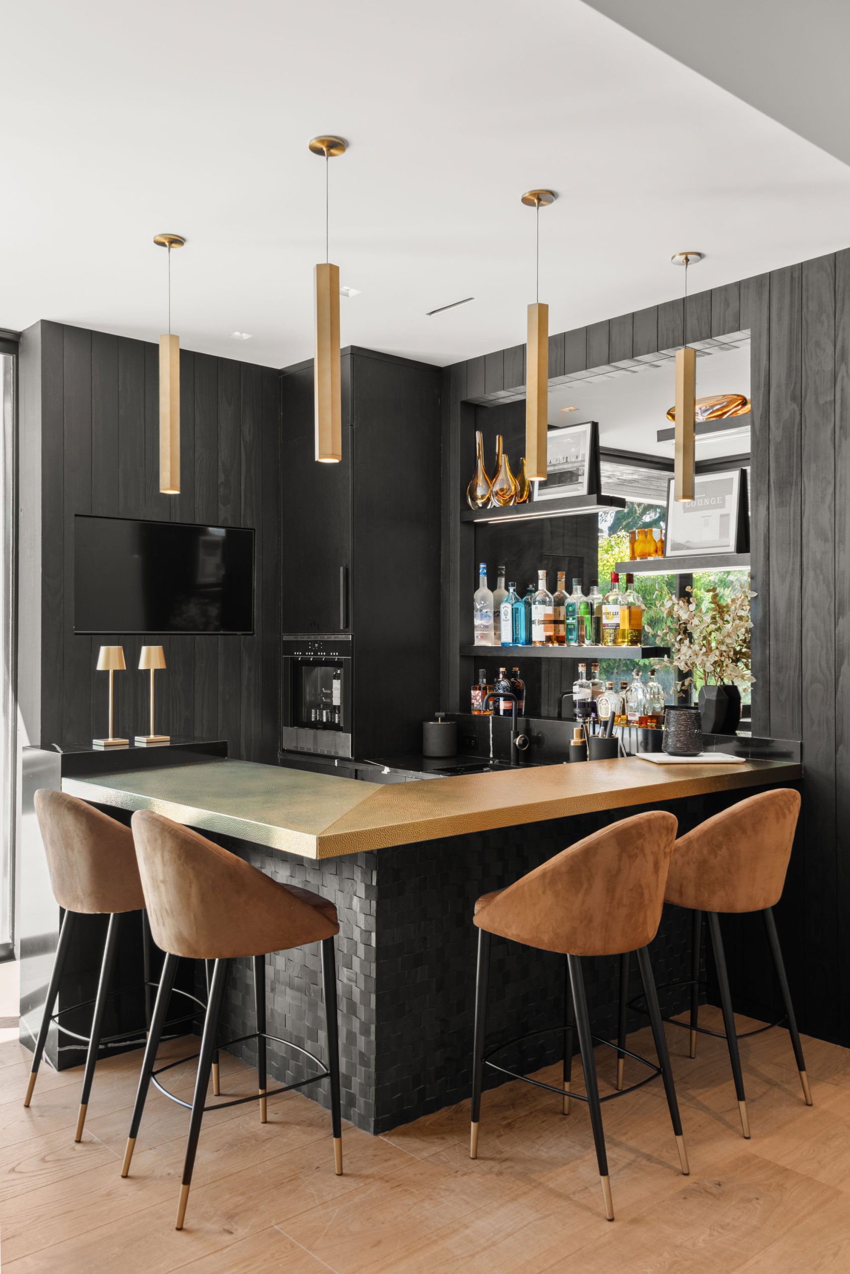 Winter-Park-Residence-Whole-House-Portfolio-02-bar